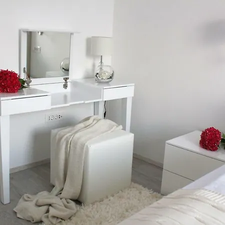 Apartment Mantinela *