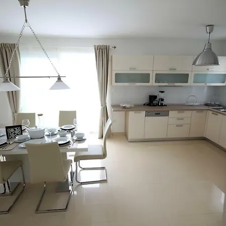 Mantinela Apartment *